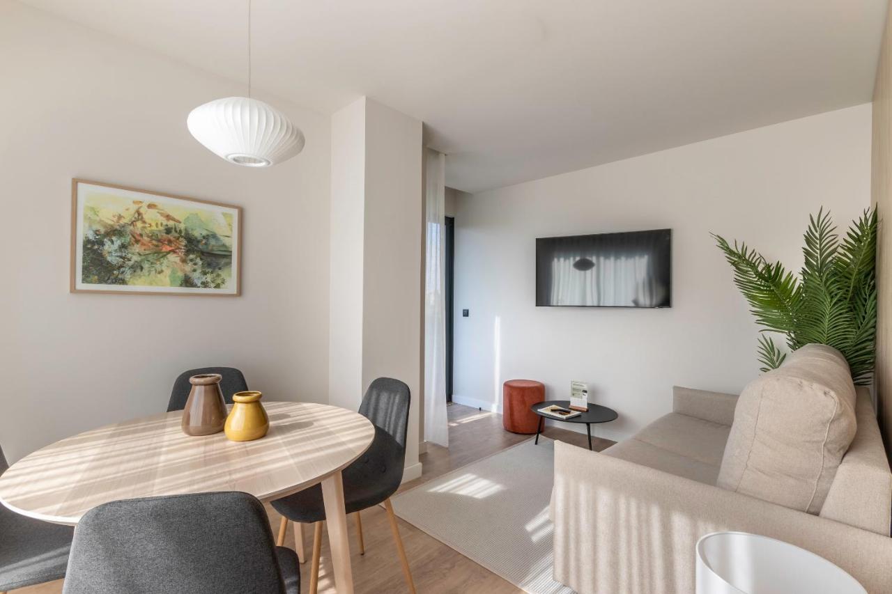 Apartamentos Libere Pamplona Yamaguchi Bagian luar foto