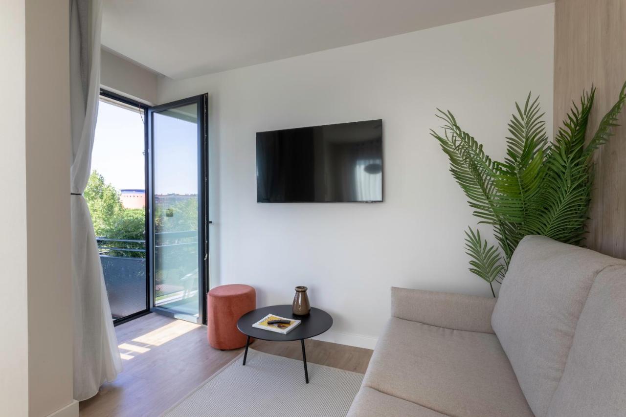 Apartamentos Libere Pamplona Yamaguchi Bagian luar foto