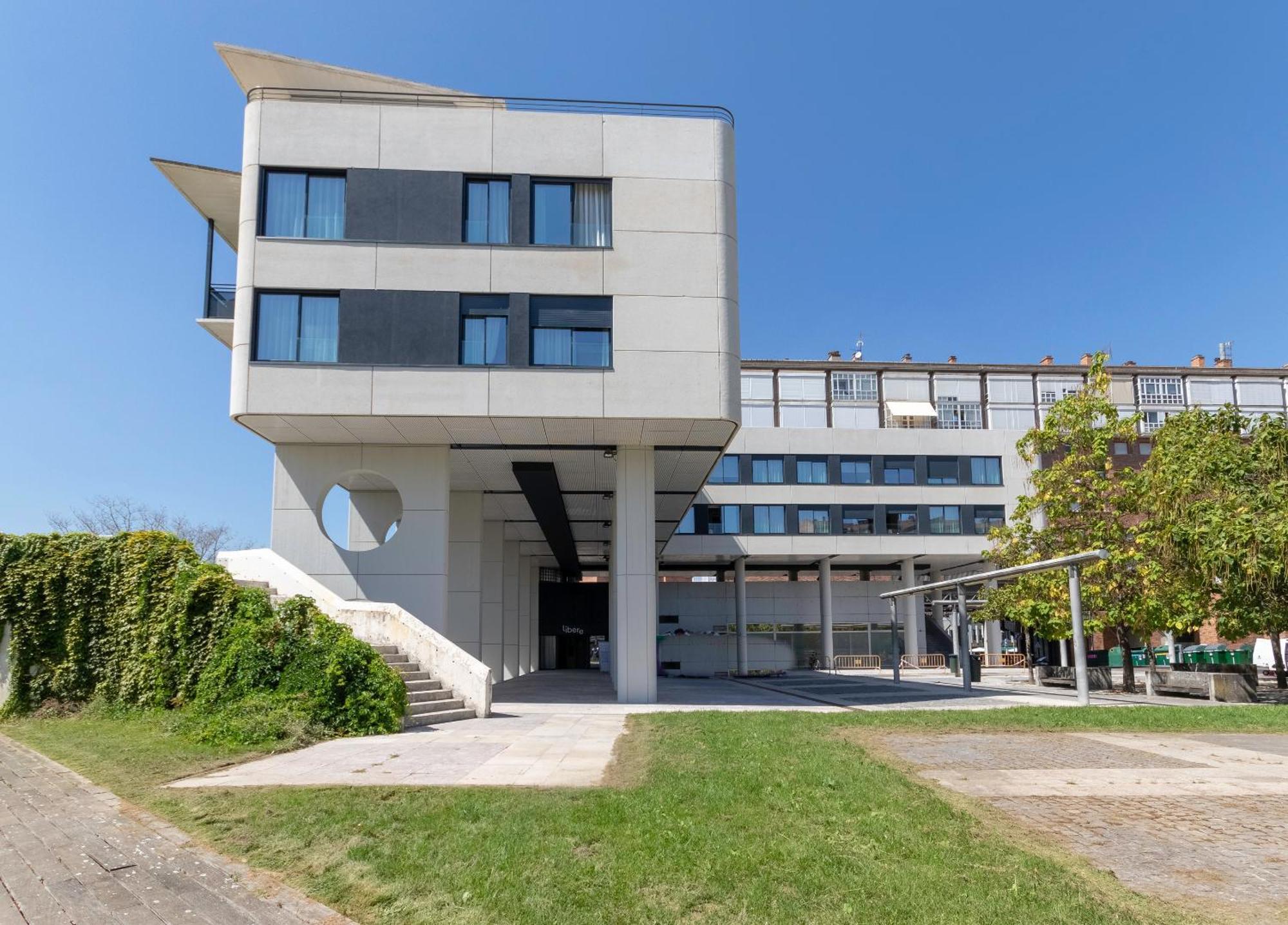 Apartamentos Libere Pamplona Yamaguchi Bagian luar foto