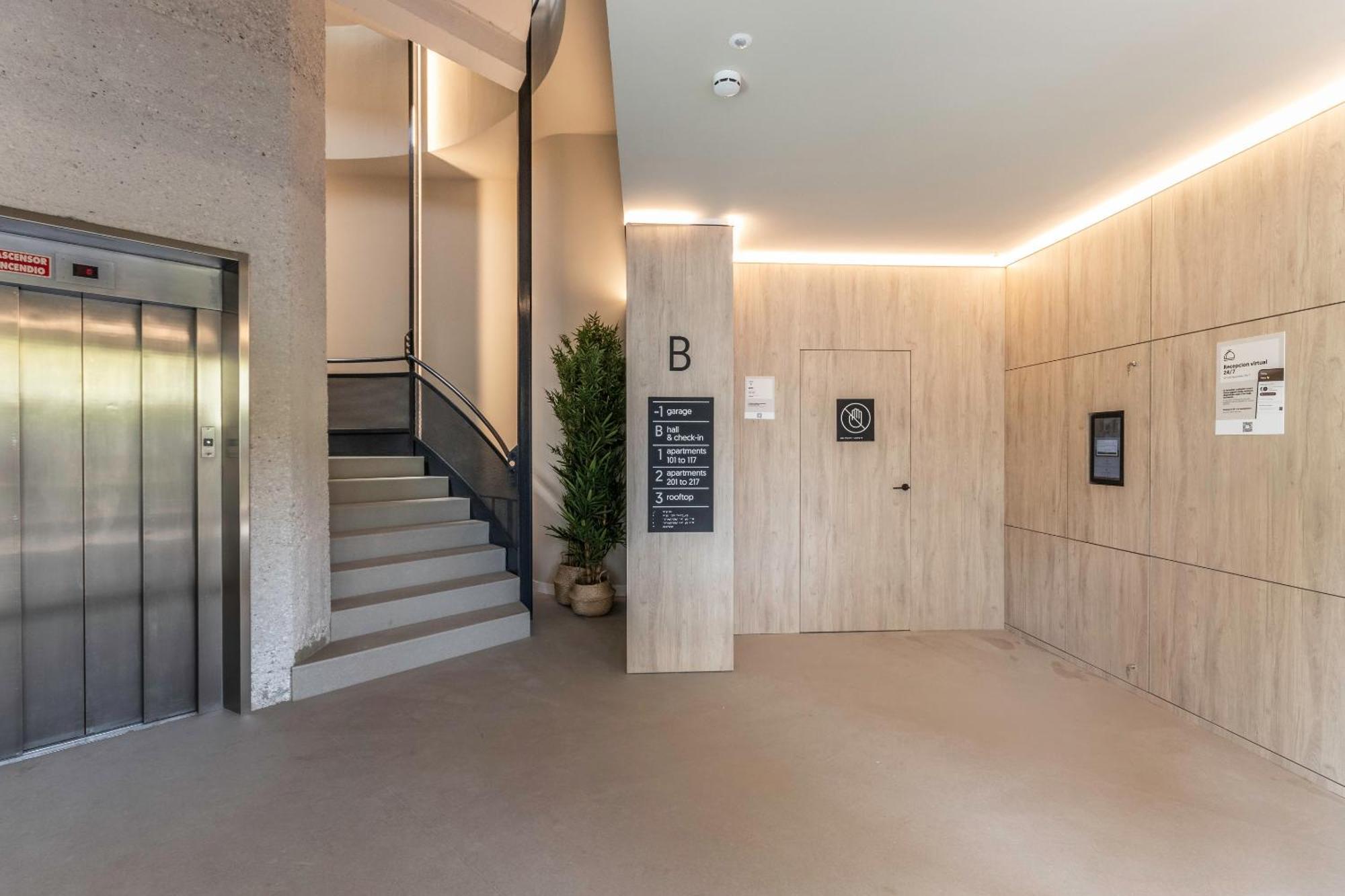 Apartamentos Libere Pamplona Yamaguchi Bagian luar foto