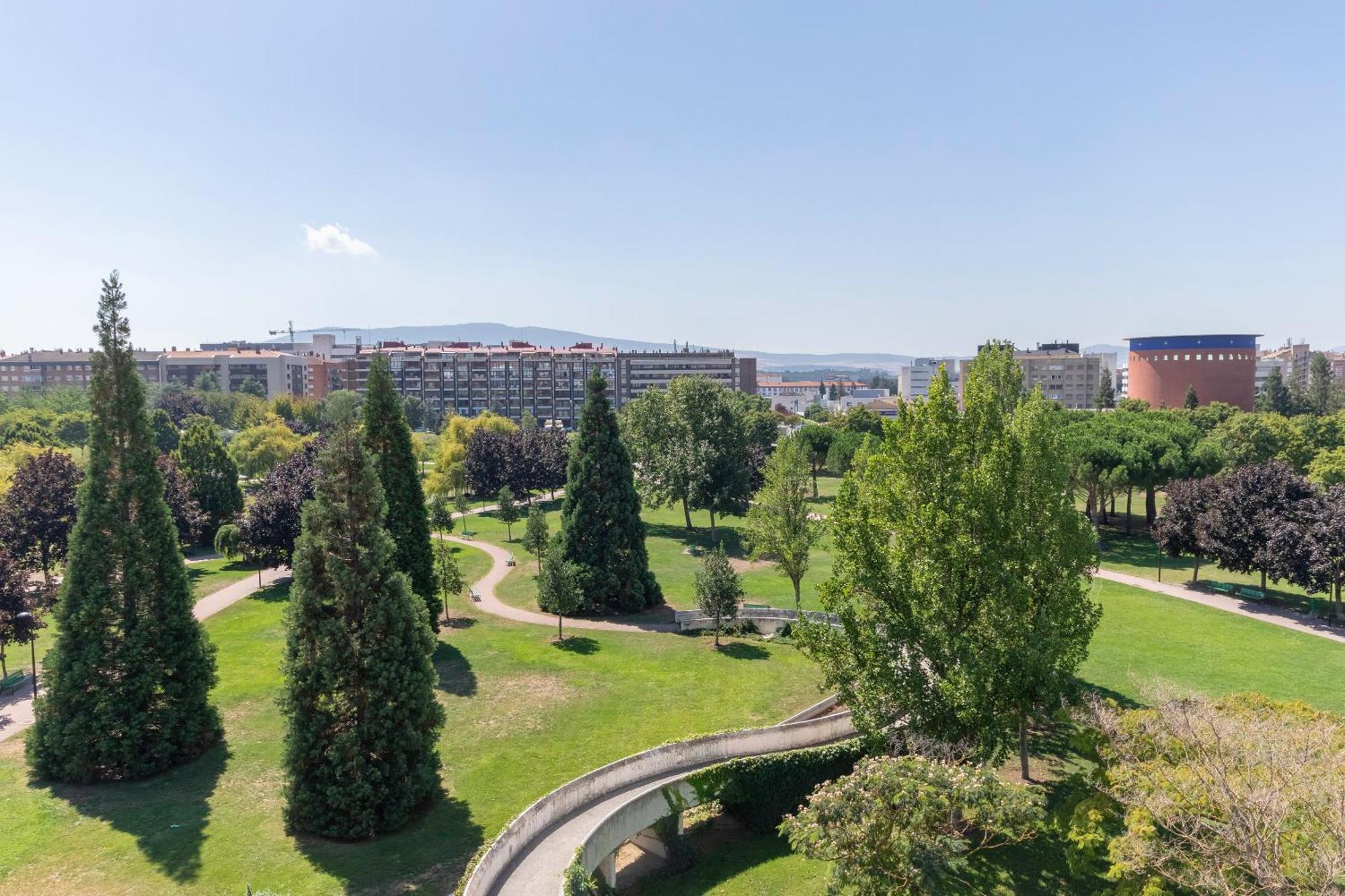 Apartamentos Libere Pamplona Yamaguchi Bagian luar foto